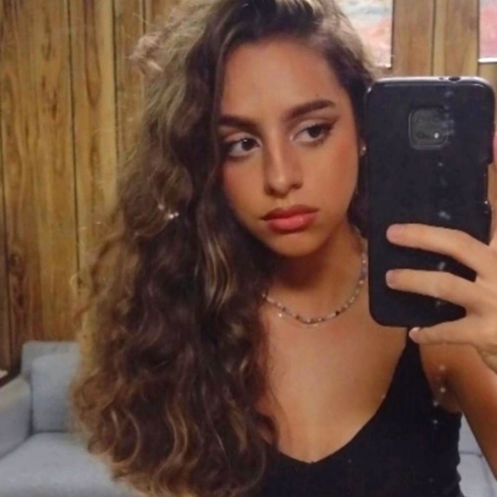 Meet your Posher, Isabel